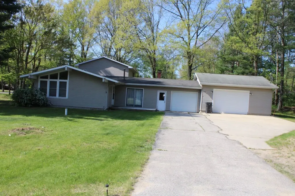 817 E Dresden Street Kalkaska Township MI 49646