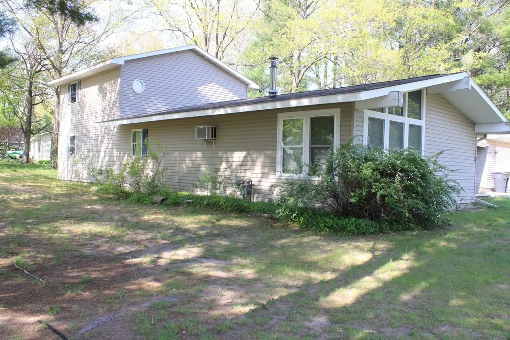 817 E Dresden Street Kalkaska Township MI 49646