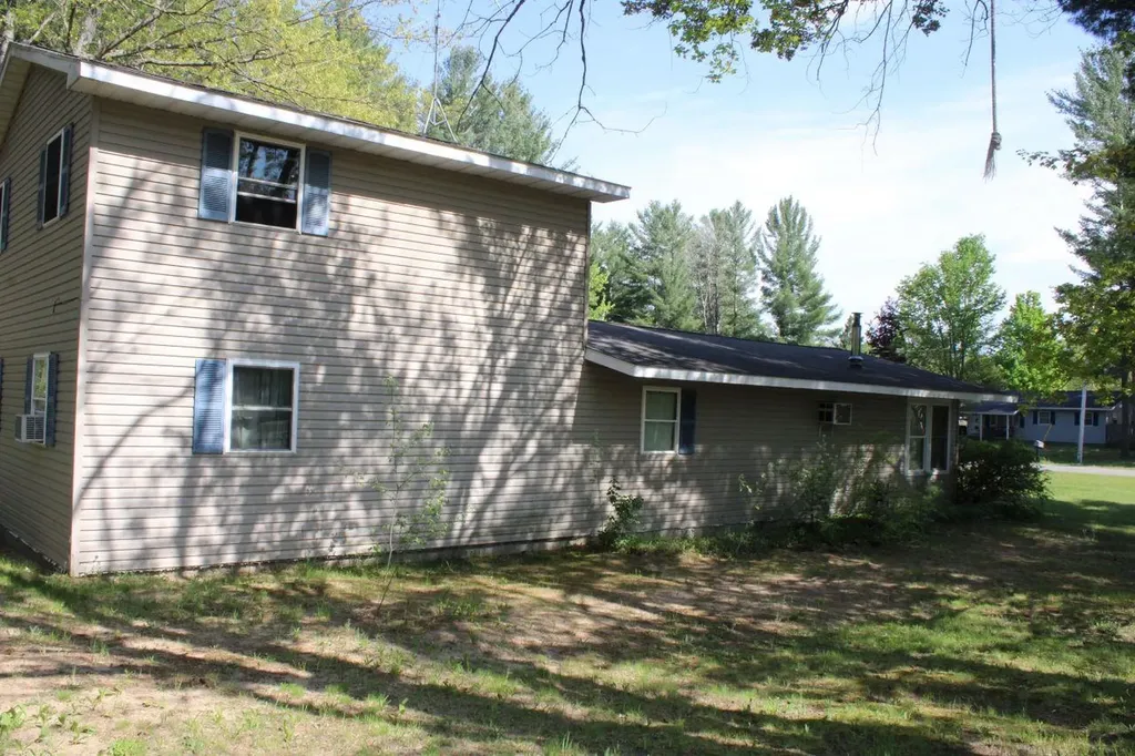 817 E Dresden Street Kalkaska Township MI 49646