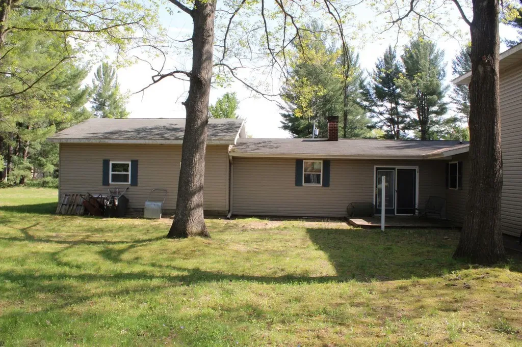817 E Dresden Street Kalkaska Township MI 49646