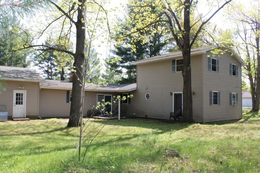 817 E Dresden Street Kalkaska Township MI 49646