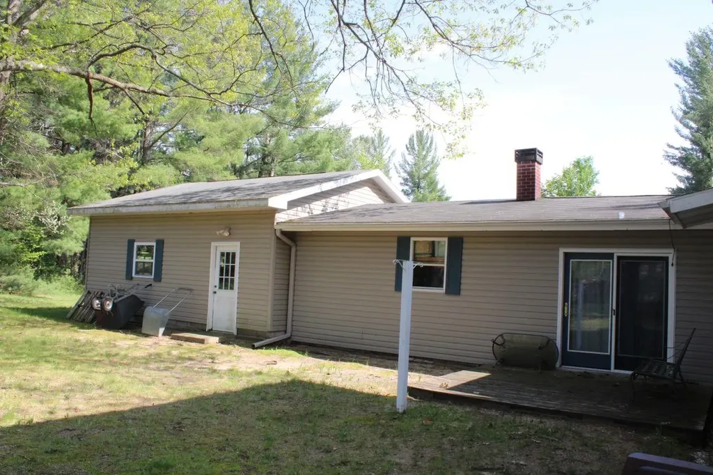 817 E Dresden Street Kalkaska Township MI 49646
