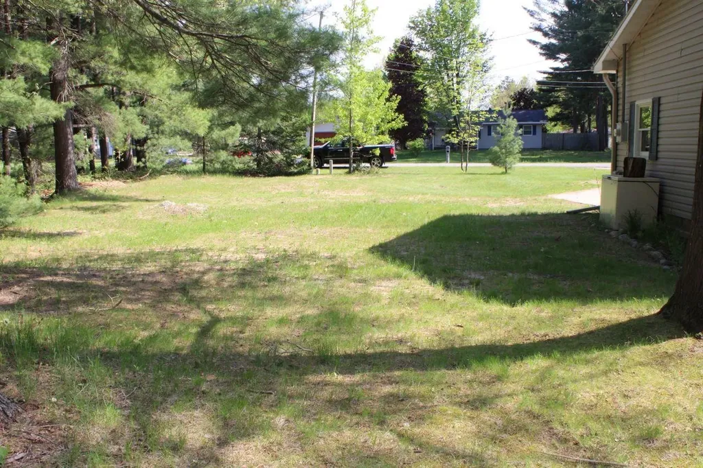 817 E Dresden Street Kalkaska Township MI 49646