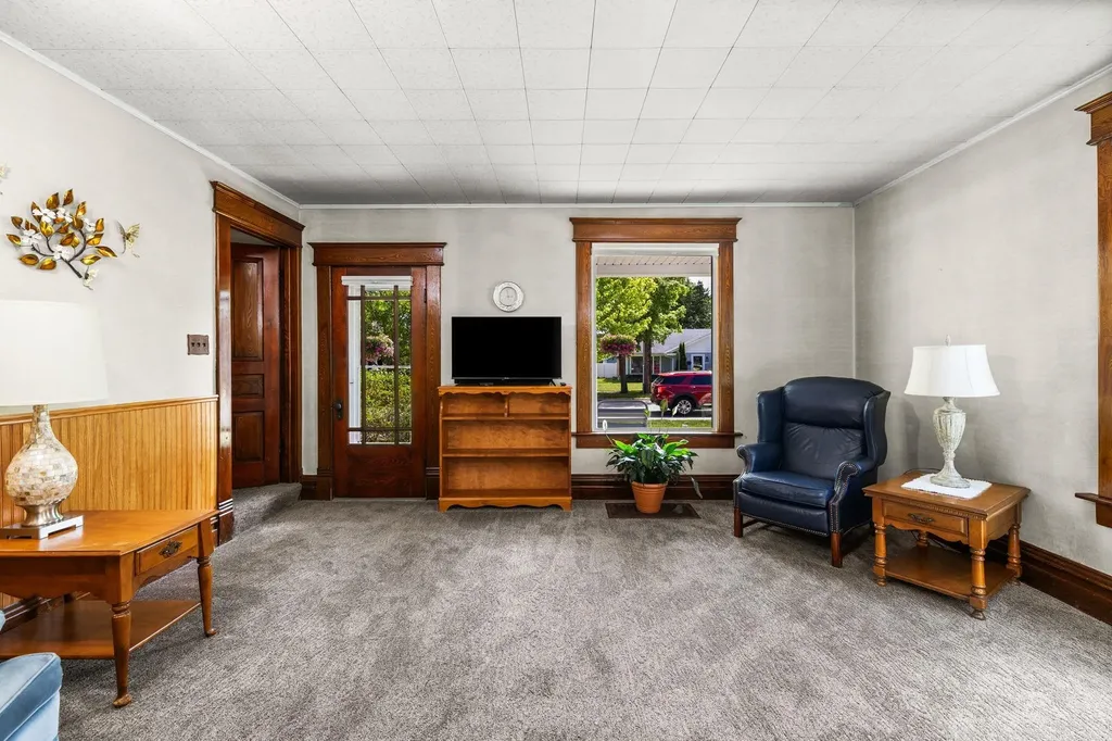 1026 W Front Street Traverse City City MI 49684