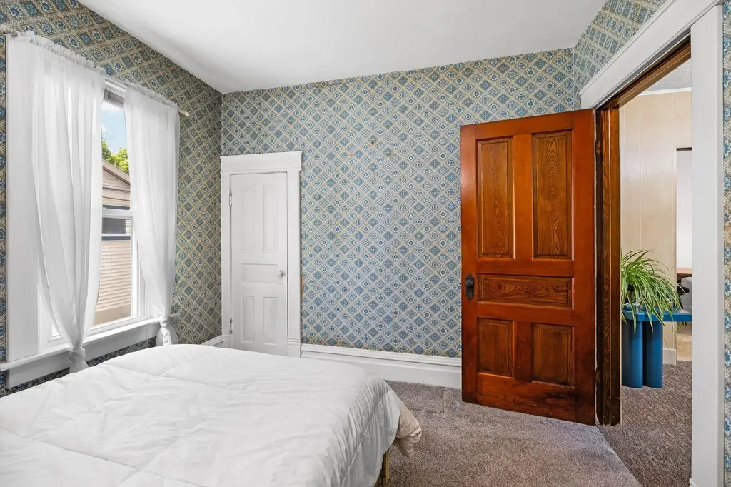 1026 W Front Street Traverse City City MI 49684