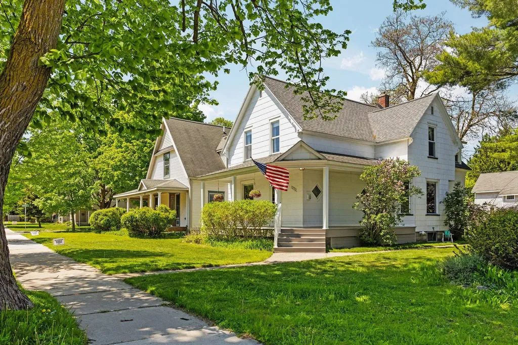 1026 W Front Street Traverse City City MI 49684