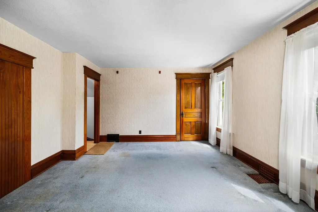 1026 W Front Street Traverse City City MI 49684