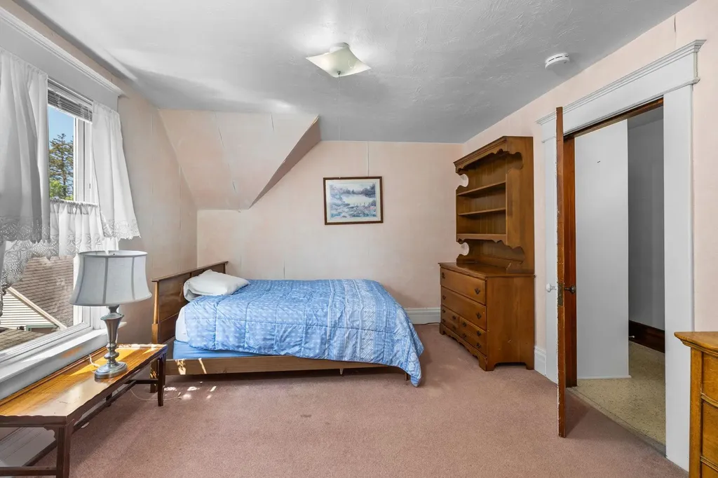 1026 W Front Street Traverse City City MI 49684