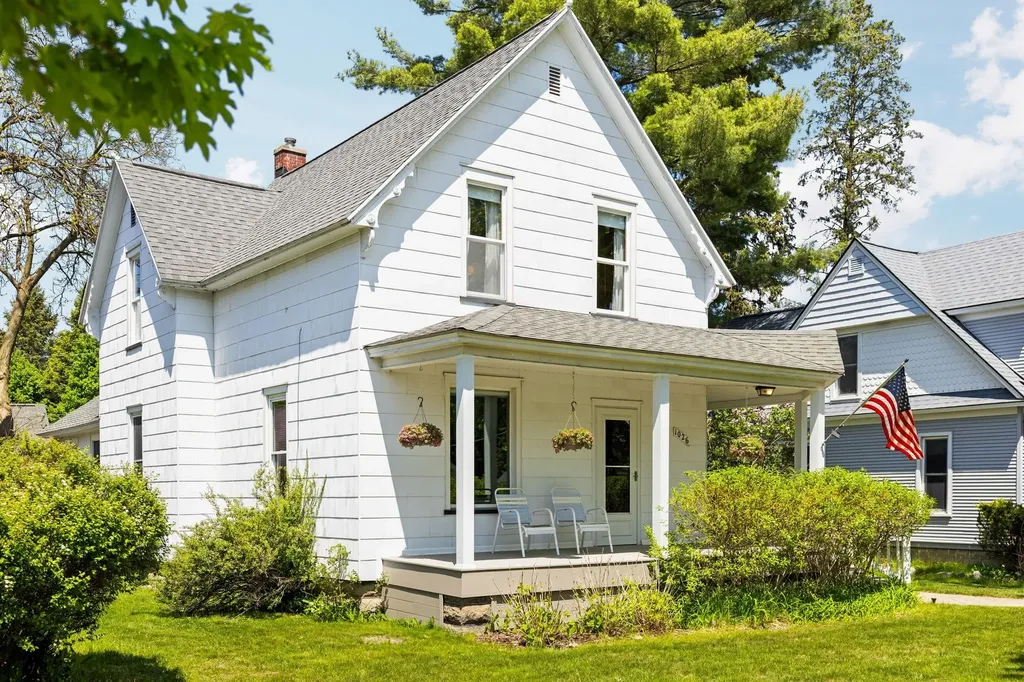 1026 W Front Street Traverse City City MI 49684