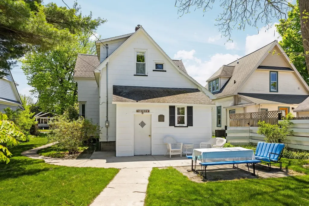 1026 W Front Street Traverse City City MI 49684