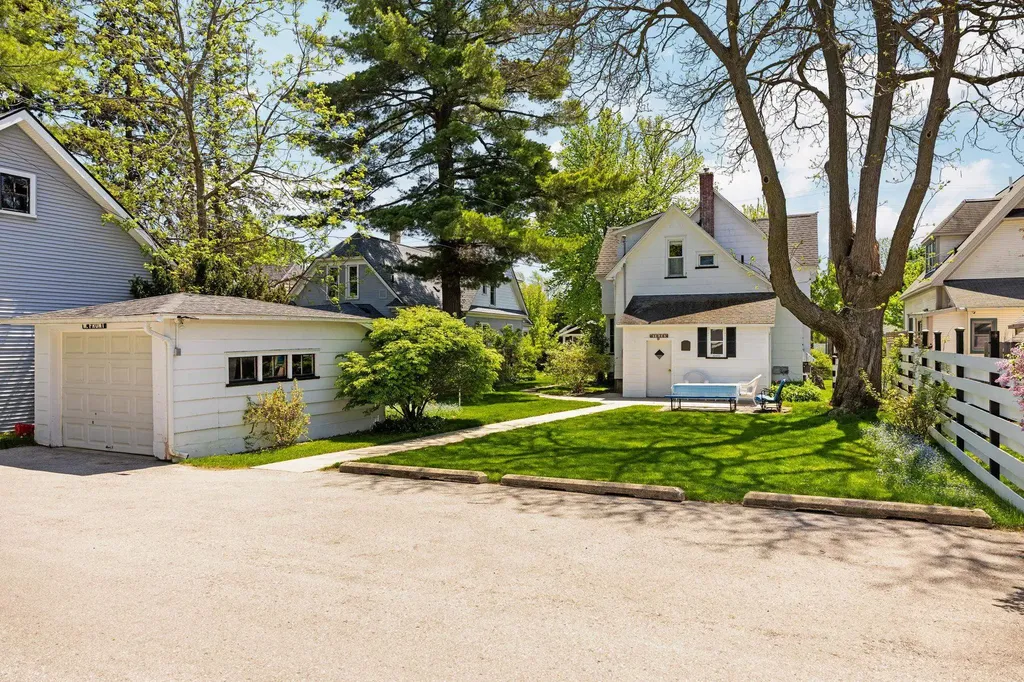 1026 W Front Street Traverse City City MI 49684