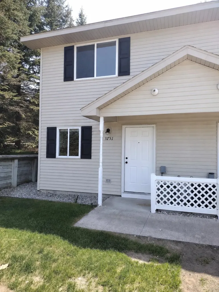 3751 Vale Drive East Bay Township MI 49686