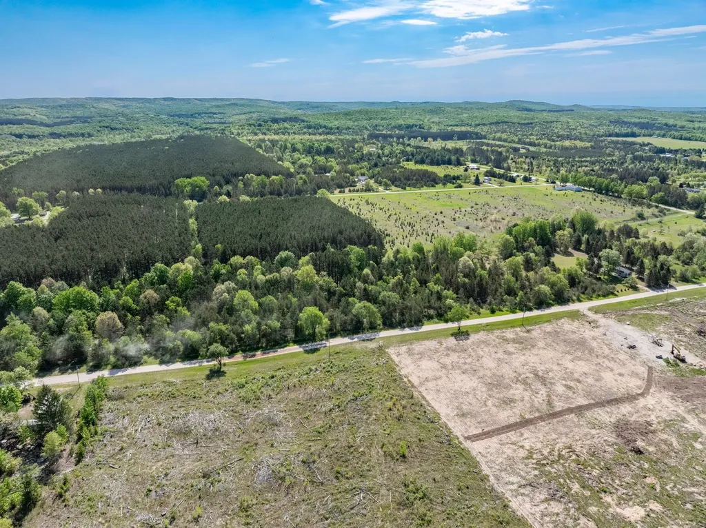 00 M-37 Springville Township MI 49668