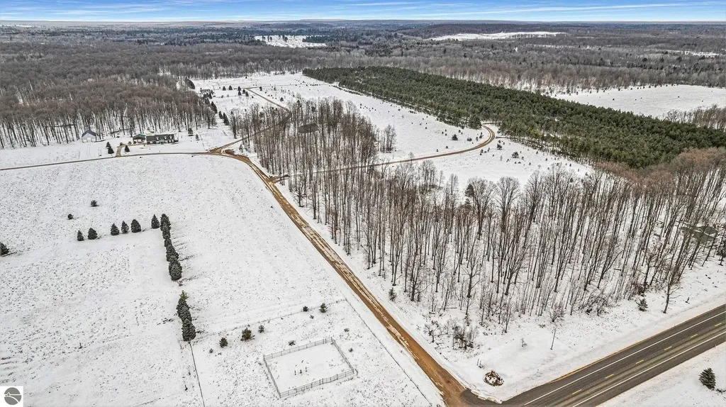 331/311 Kleehammer Club Drive Excelsior Township MI 49646