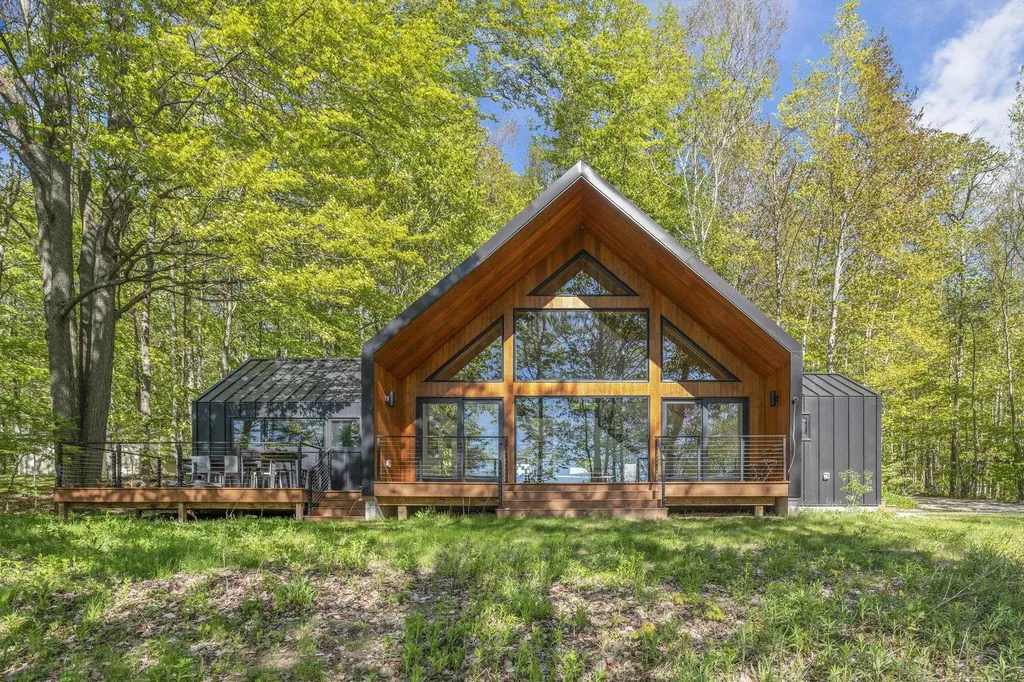 5091 Miles Road South Arm Township MI 49727