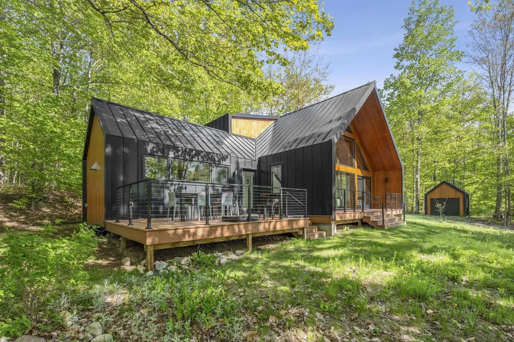 5091 Miles Road South Arm Township MI 49727