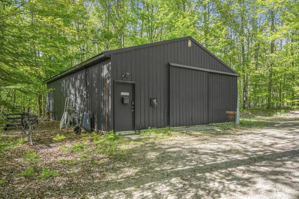 5091 Miles Road South Arm Township MI 49727