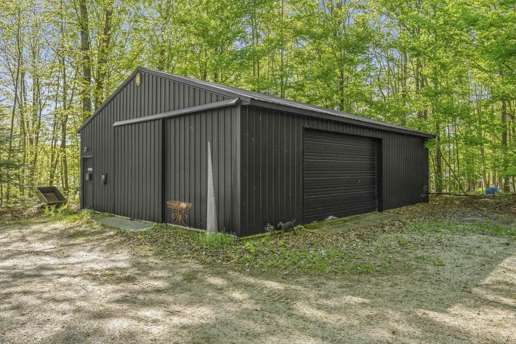 5091 Miles Road South Arm Township MI 49727