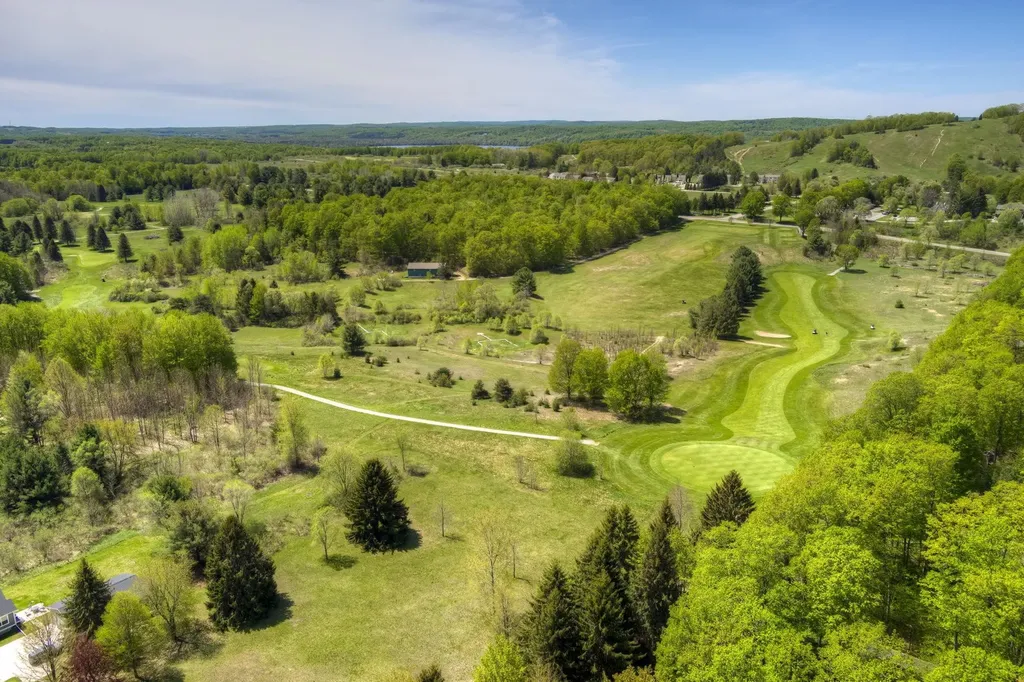 4451 S Hemlock Road Centerville Township MI 49621