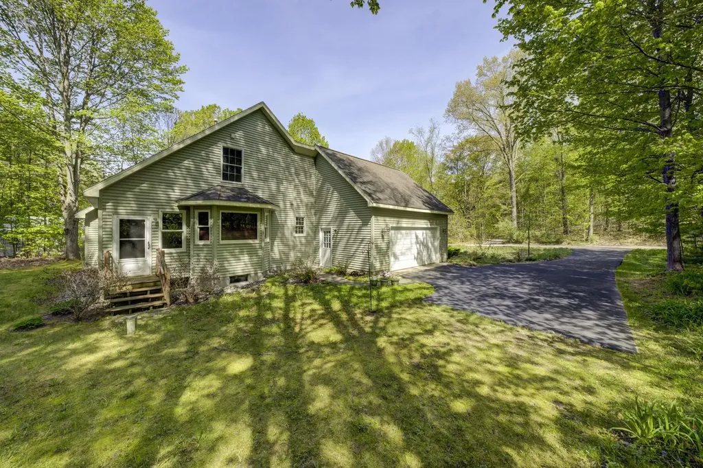 19801 Oak Avenue Almira Township MI 49650