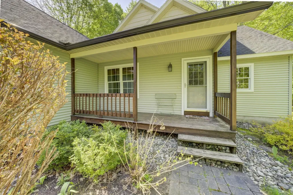 19801 Oak Avenue Almira Township MI 49650
