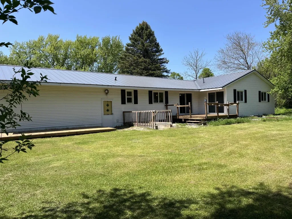 2510 E Silver Lake Road N Garfield Charter Township MI 49685