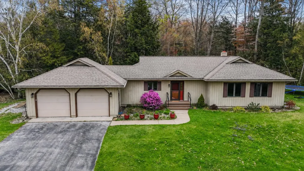 6831 E Harbor Drive Elk Rapids Township MI 49629