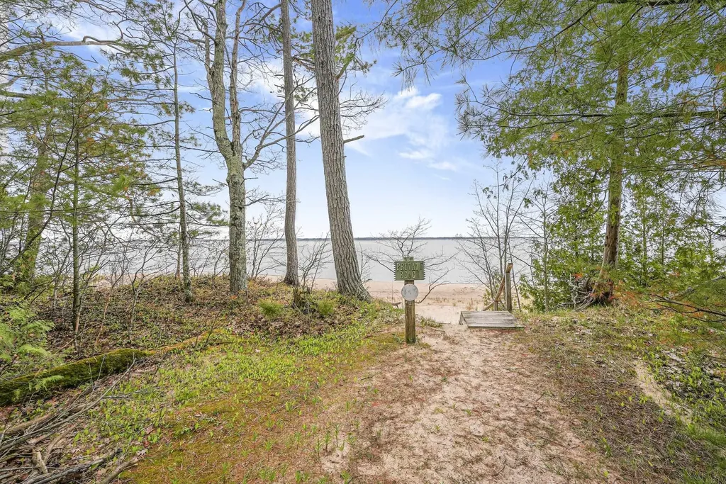6831 E Harbor Drive Elk Rapids Township MI 49629