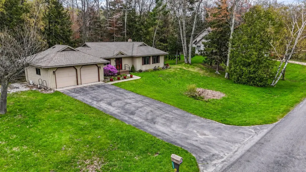 6831 E Harbor Drive Elk Rapids Township MI 49629