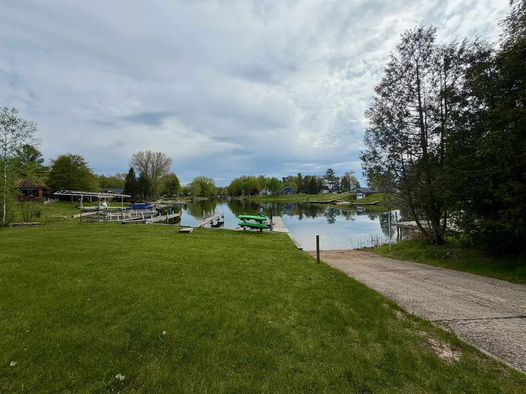 6831 E Harbor Drive Elk Rapids Township MI 49629