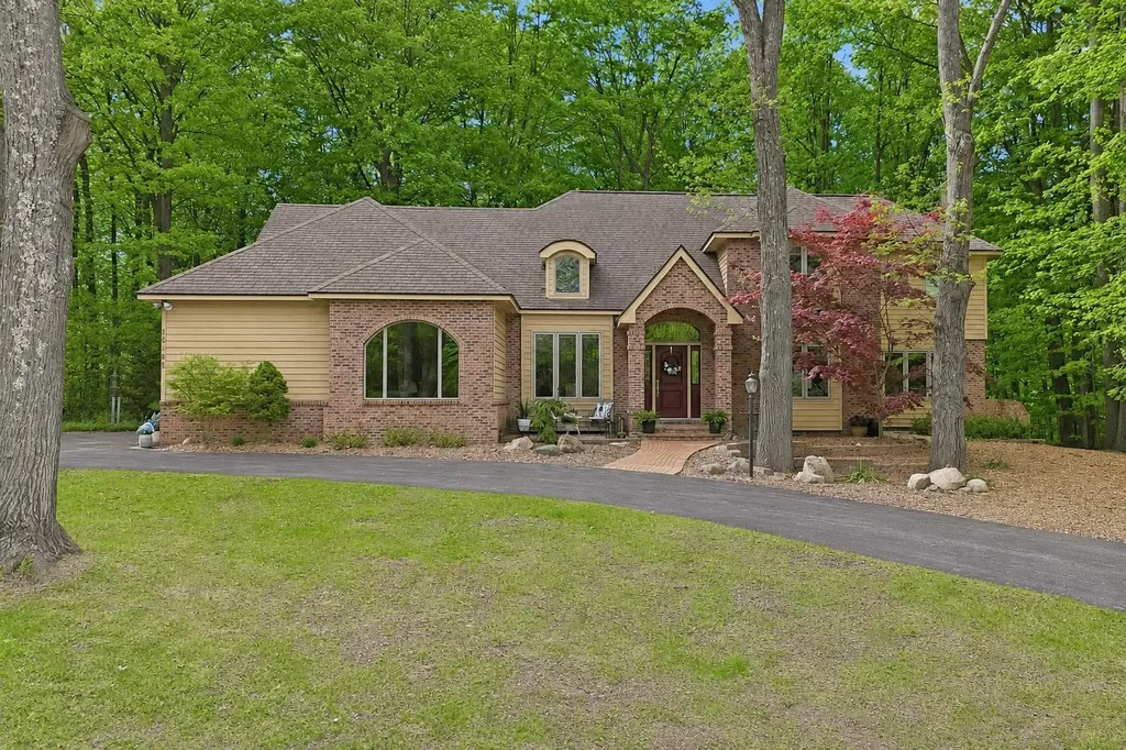 10481 S Monaco Way Elmwood Charter Township MI 49684