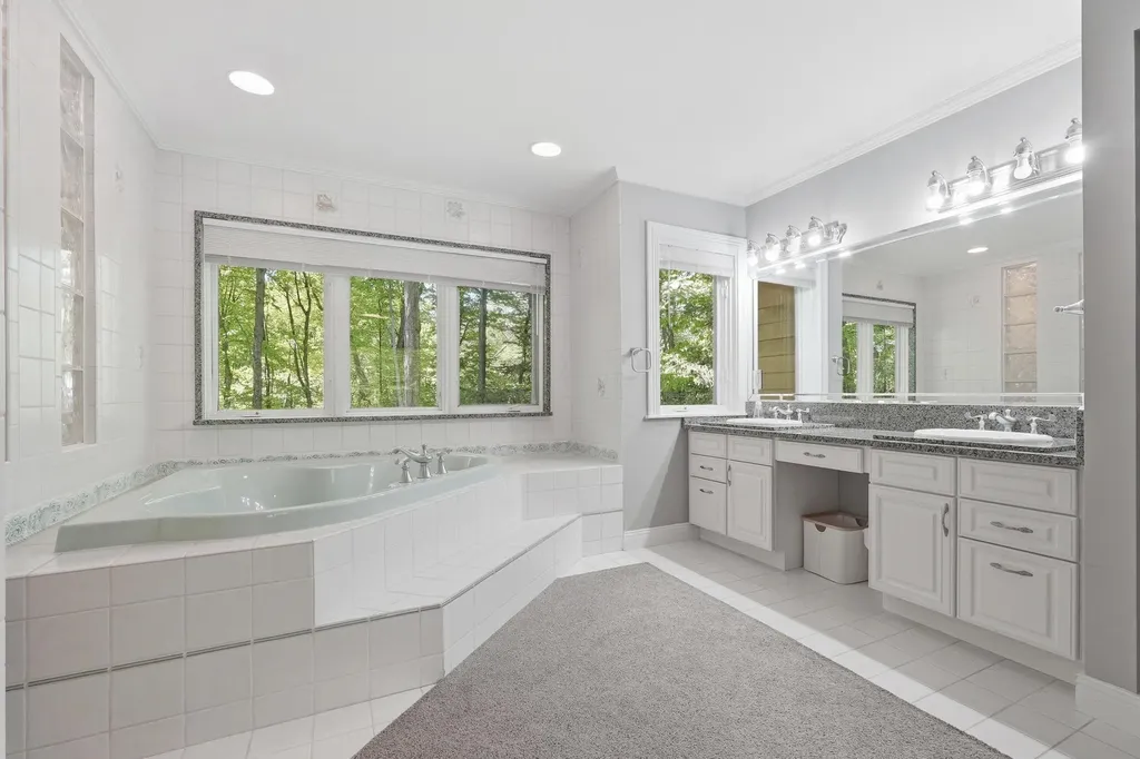 10481 S Monaco Way Elmwood Charter Township MI 49684