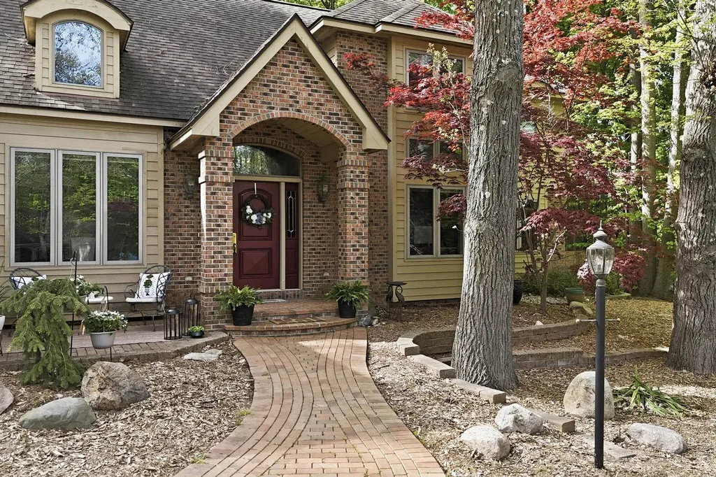 10481 S Monaco Way Elmwood Charter Township MI 49684