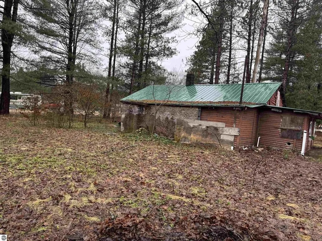 3105 N 3 1/4 Road Springville Township MI 49668