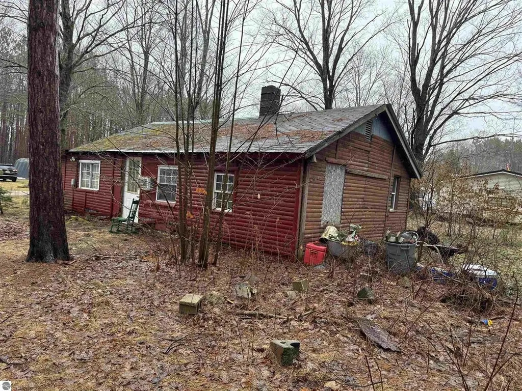 3105 N 3 1/4 Road Springville Township MI 49668