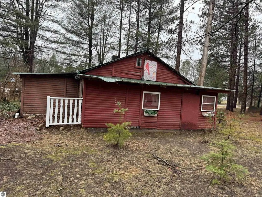 3105 N 3 1/4 Road Springville Township MI 49668