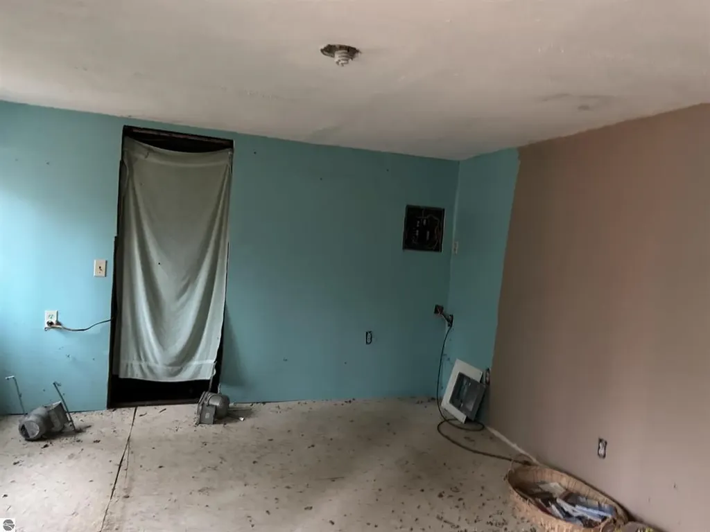 3105 N 3 1/4 Road Springville Township MI 49668