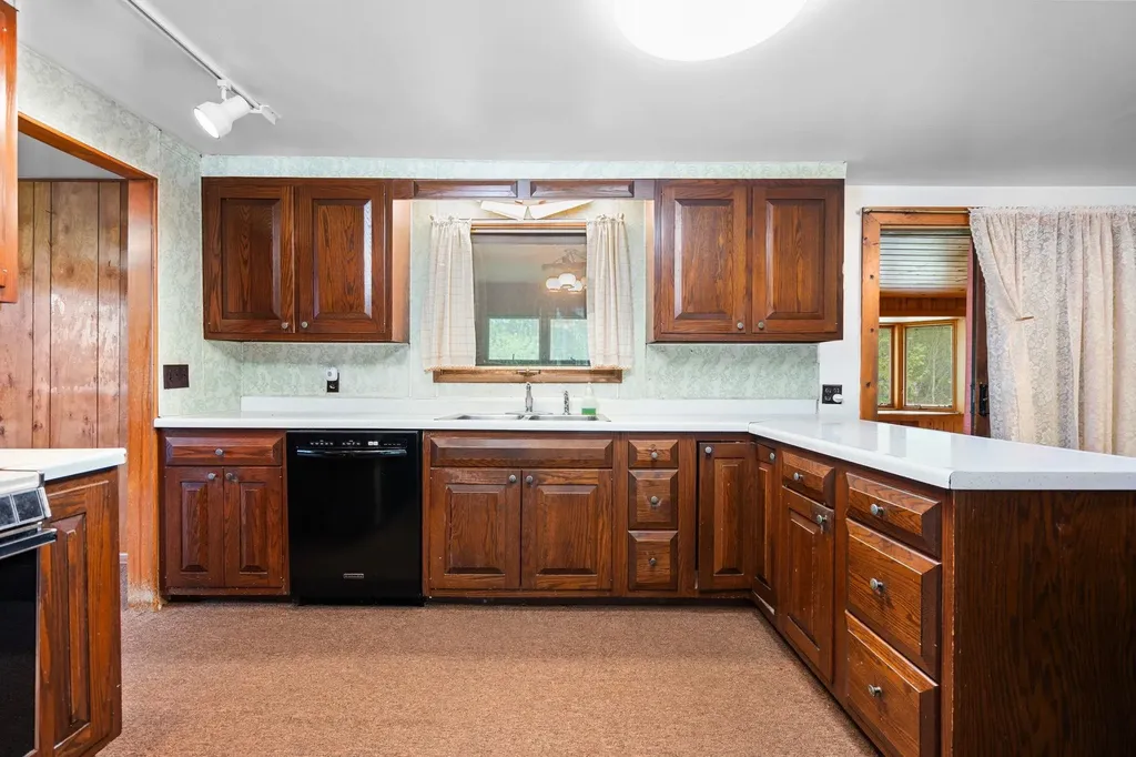 2631 Sparling Road Paradise Township MI 49649