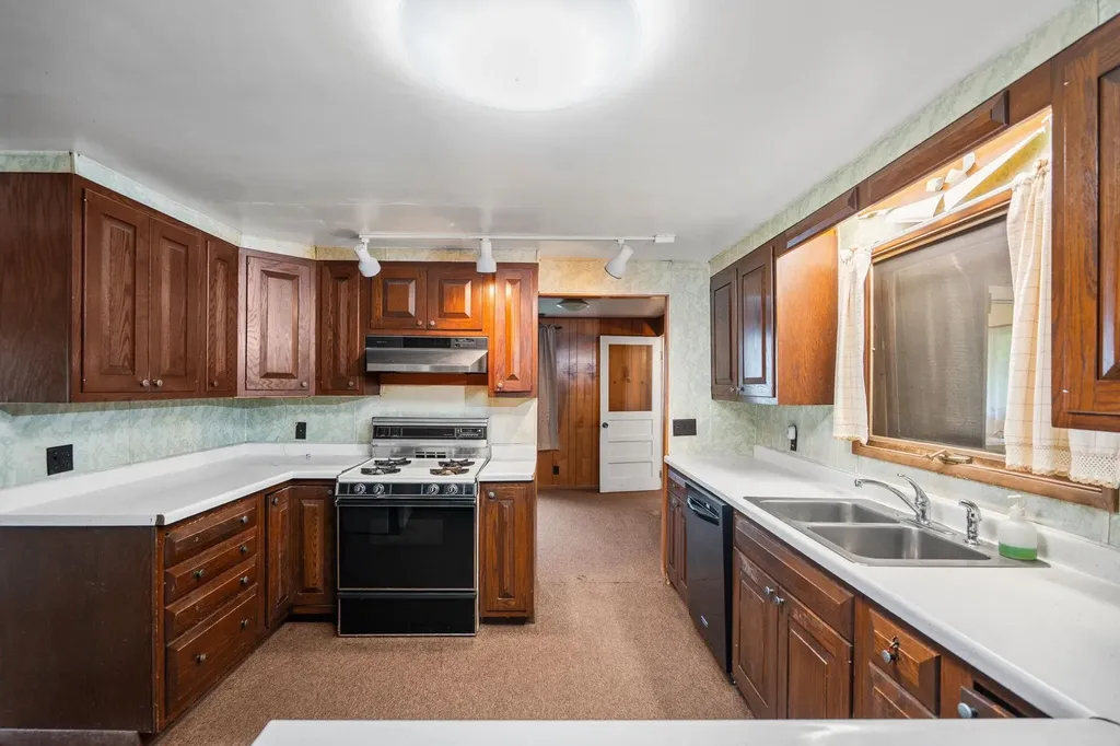 2631 Sparling Road Paradise Township MI 49649