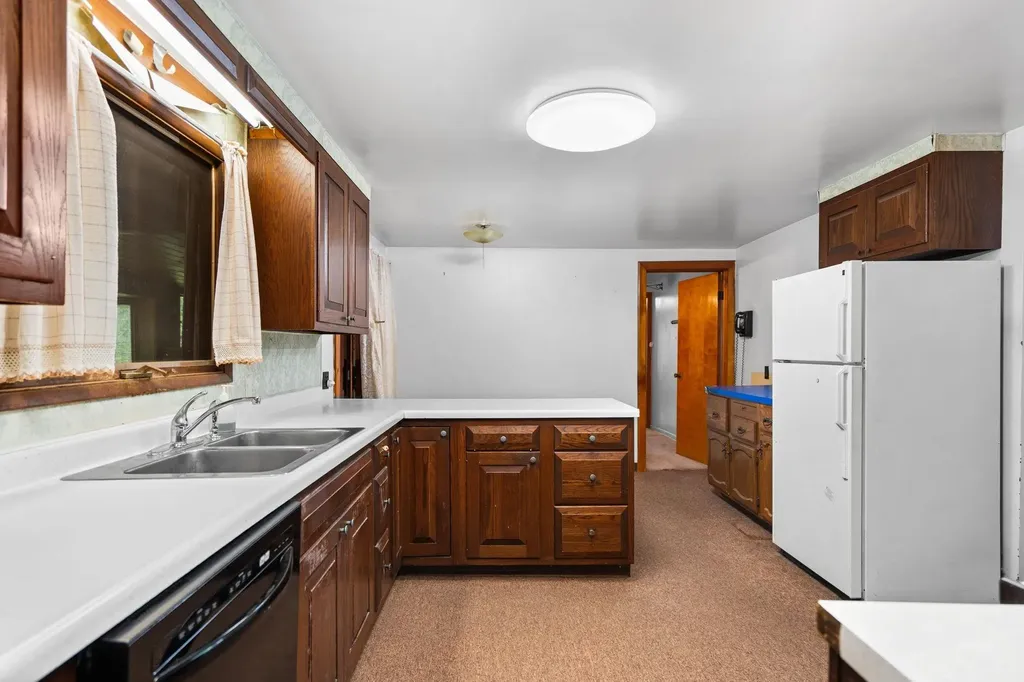 2631 Sparling Road Paradise Township MI 49649