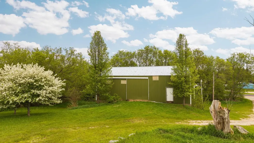 2631 Sparling Road Paradise Township MI 49649