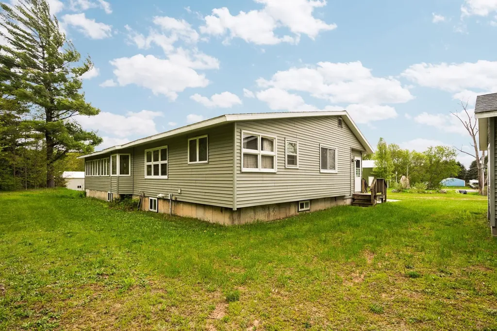 2631 Sparling Road Paradise Township MI 49649