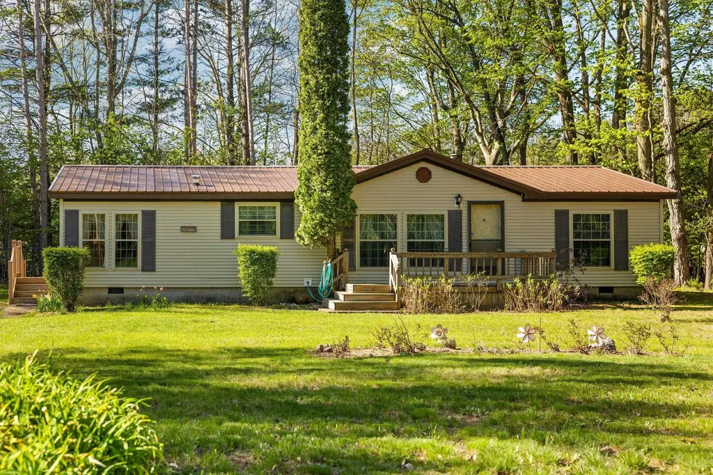 10908 Vans Lane Fife Lake Township MI 49633
