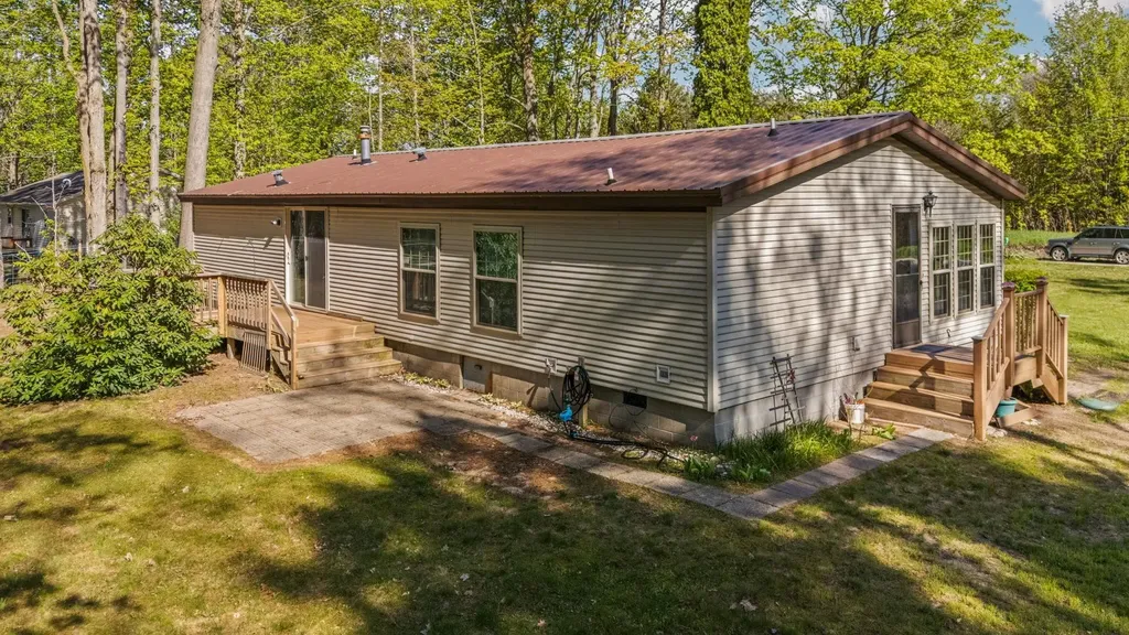 10908 Vans Lane Fife Lake Township MI 49633