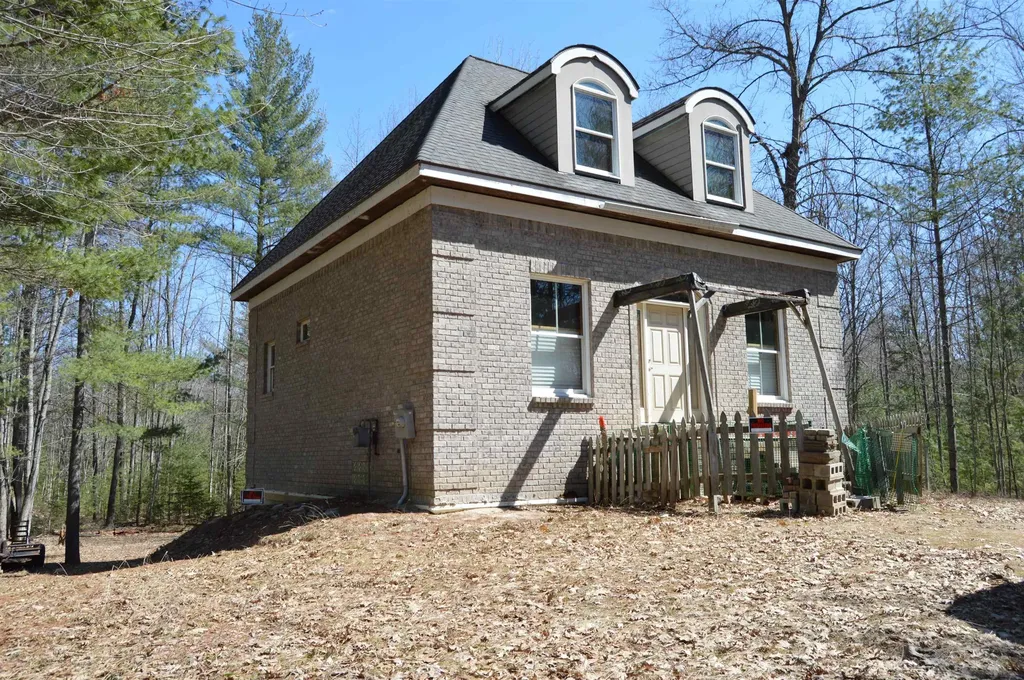 2088 E Higgins Lake Drive Gerrish Township MI 48653