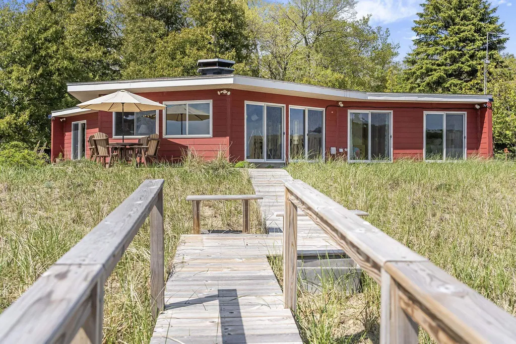 16560 Starke Road Arcadia Township MI 49613