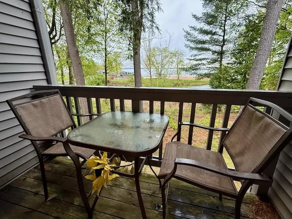 5663 Creeks Crossing Acme Township MI 49690