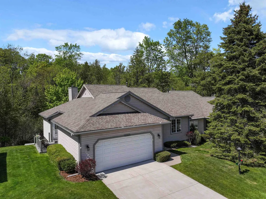 12040 S Elk Run Elmwood Charter Township MI 49684