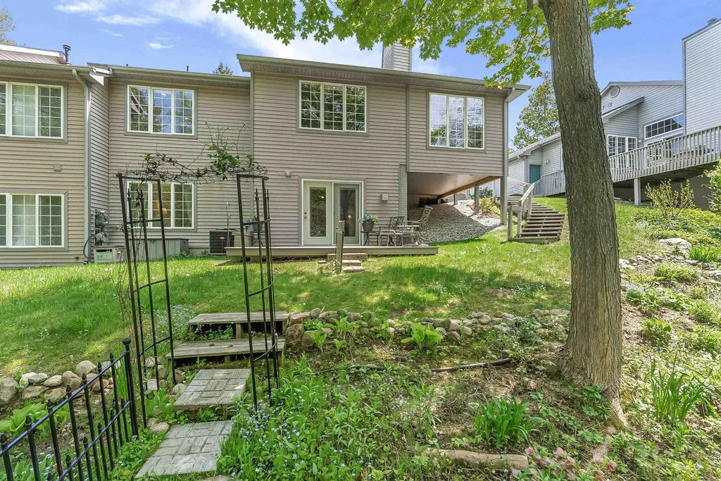 12040 S Elk Run Elmwood Charter Township MI 49684