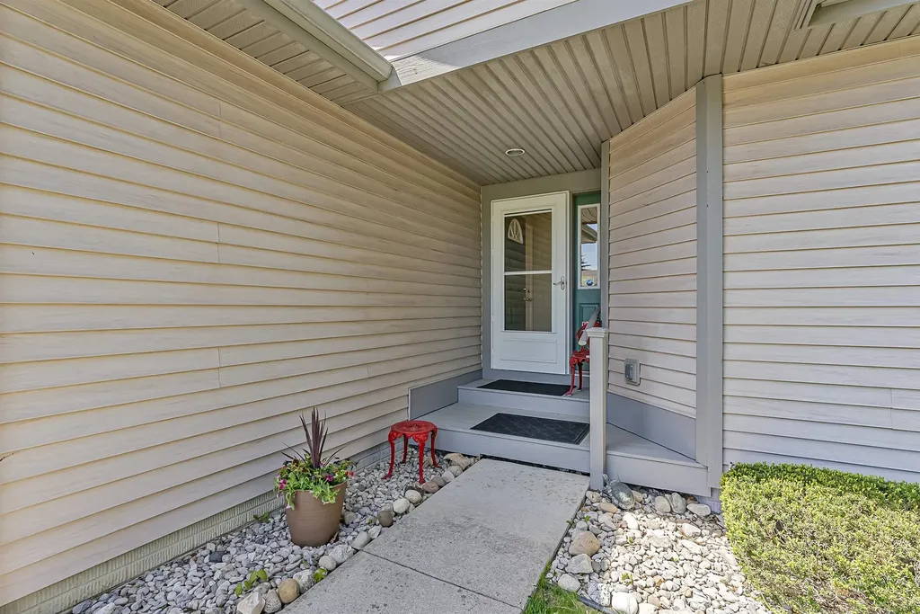 12040 S Elk Run Elmwood Charter Township MI 49684